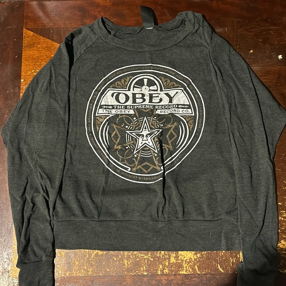 Obey Crewneck/long sleeve